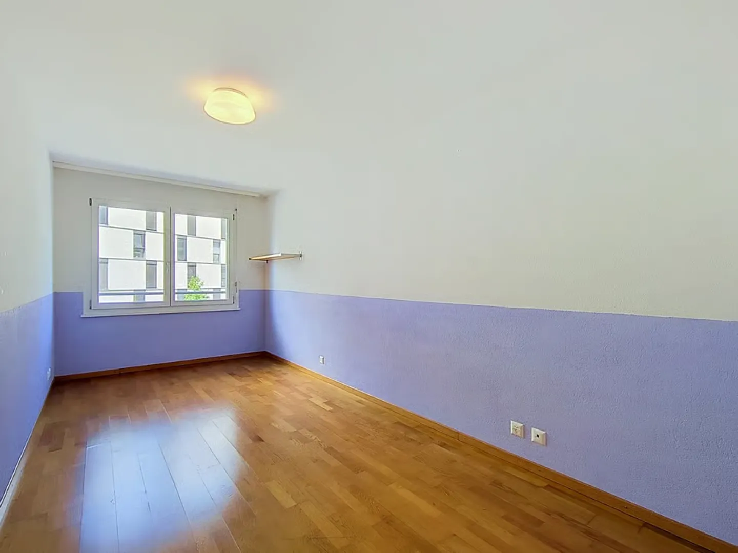 Close to Vevey train station: 4.5P with large balcony - Photo 9 of 13