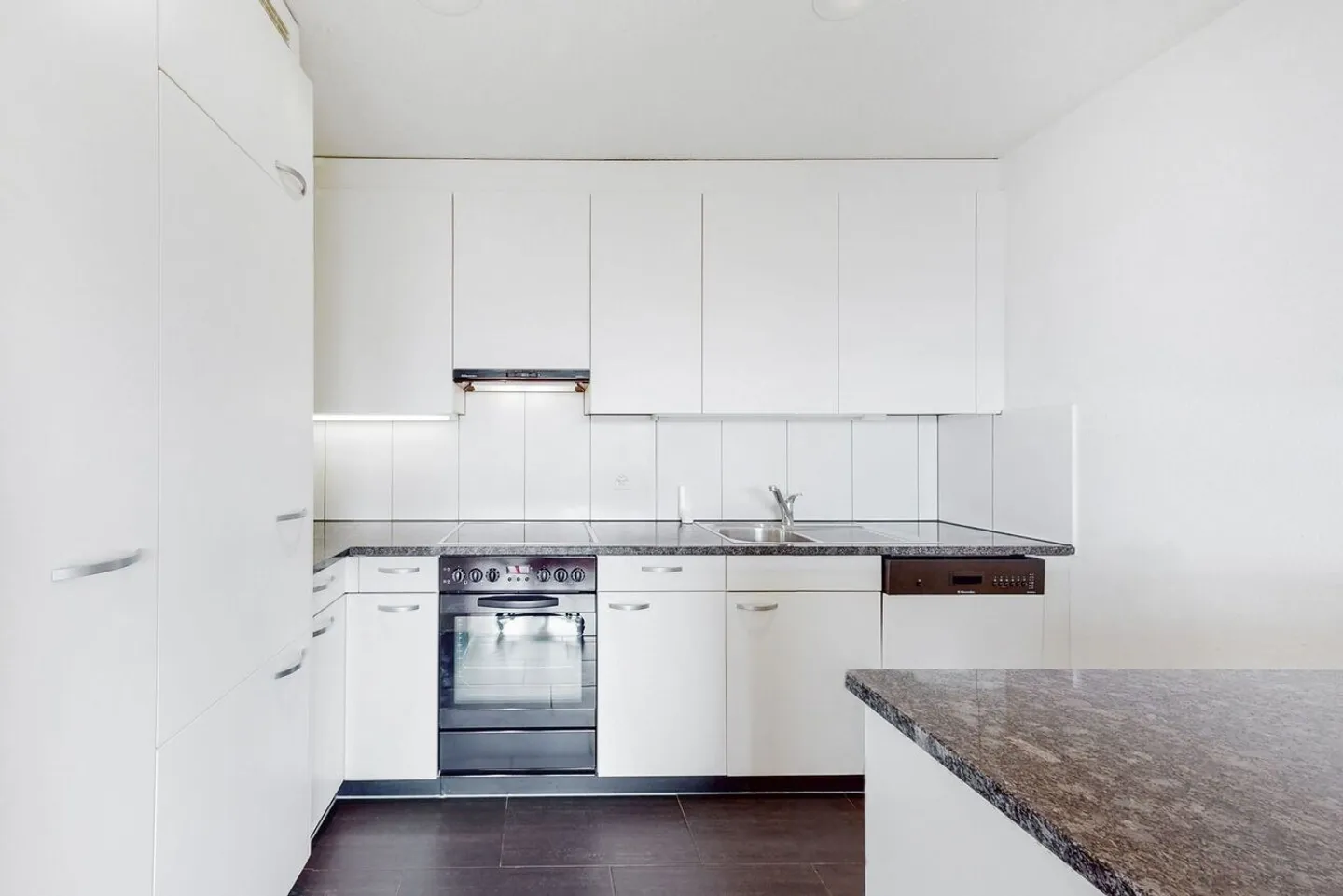 Ottimo appartamento in una posizione super! Affitta senza deposito! - Foto 4 di 6