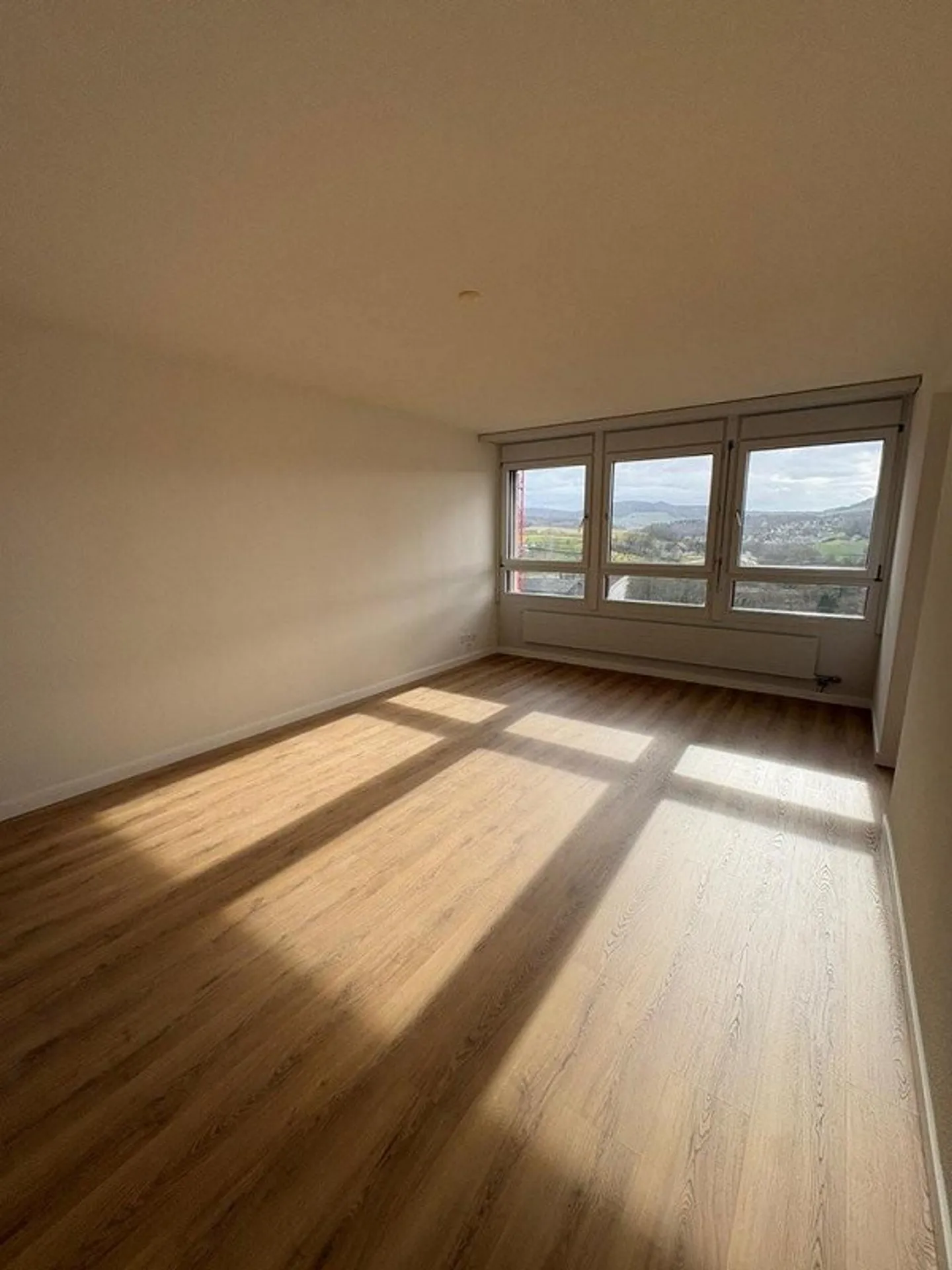 Charmante 3.5-Wohnung im 8. OG - Foto 6 di 7