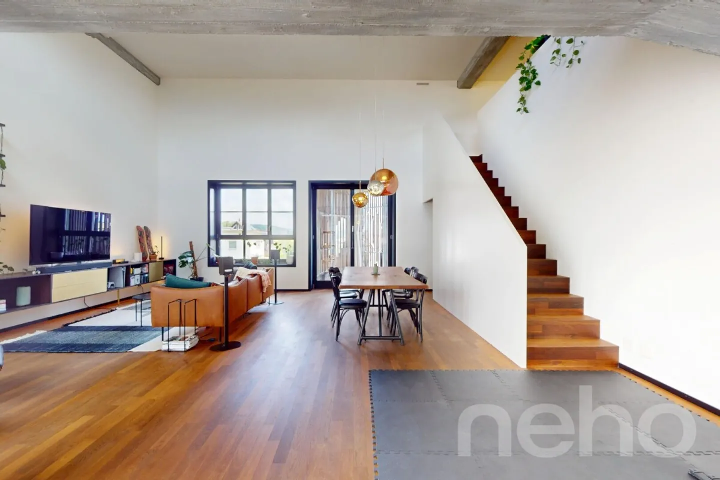 Extraordinary apartment with upscale living ambiance - Photo 2 of 13