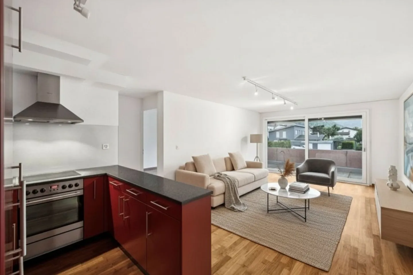 Contemporary 2.5 Room Apartment - Photo 1 of 6