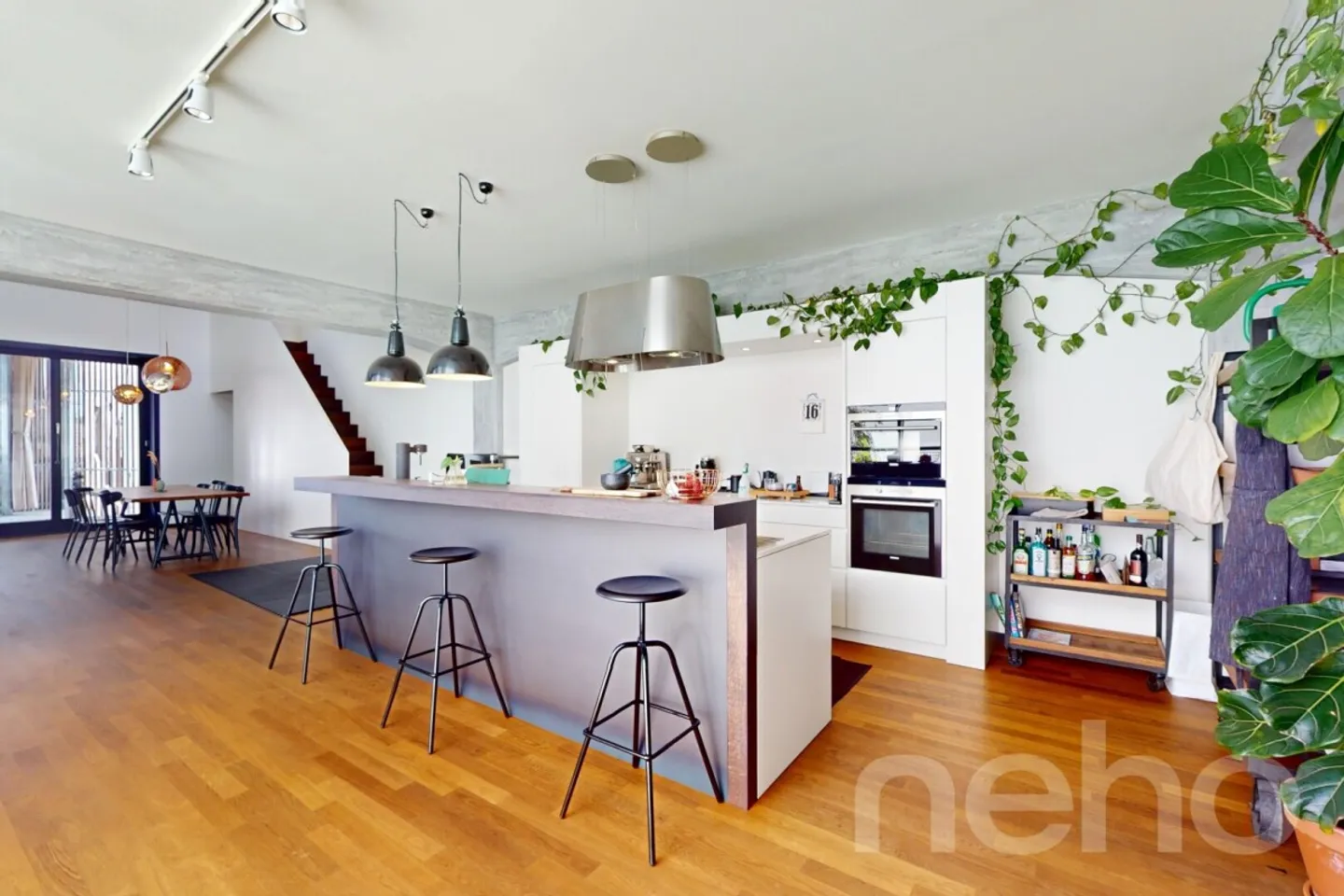 Extraordinary apartment with upscale living ambiance - Photo 4 of 13