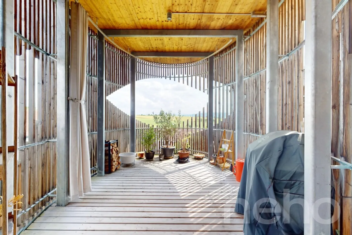 Extraordinary apartment with upscale living ambiance - Photo 9 of 13