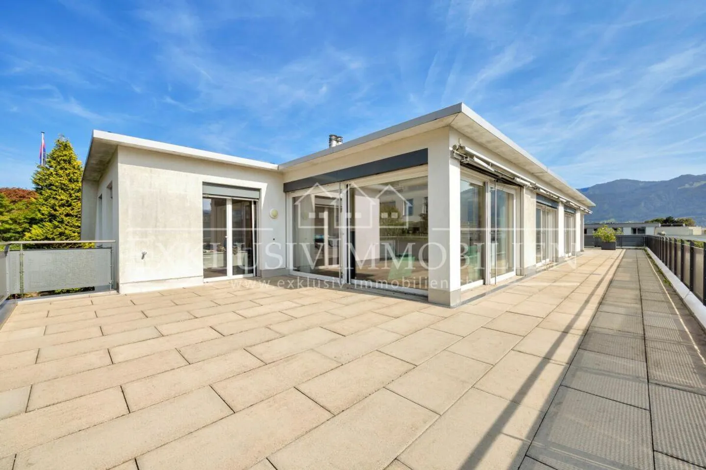 Attika Lifestyle: Spacious Living with Light and Space - Photo 6 of 7