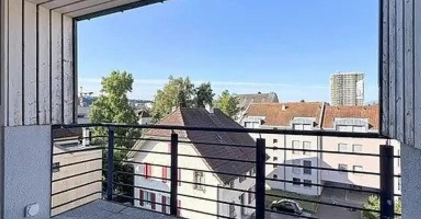 City Center - Charming 3.5 room apartment on the top floor - Photo 8 of 9