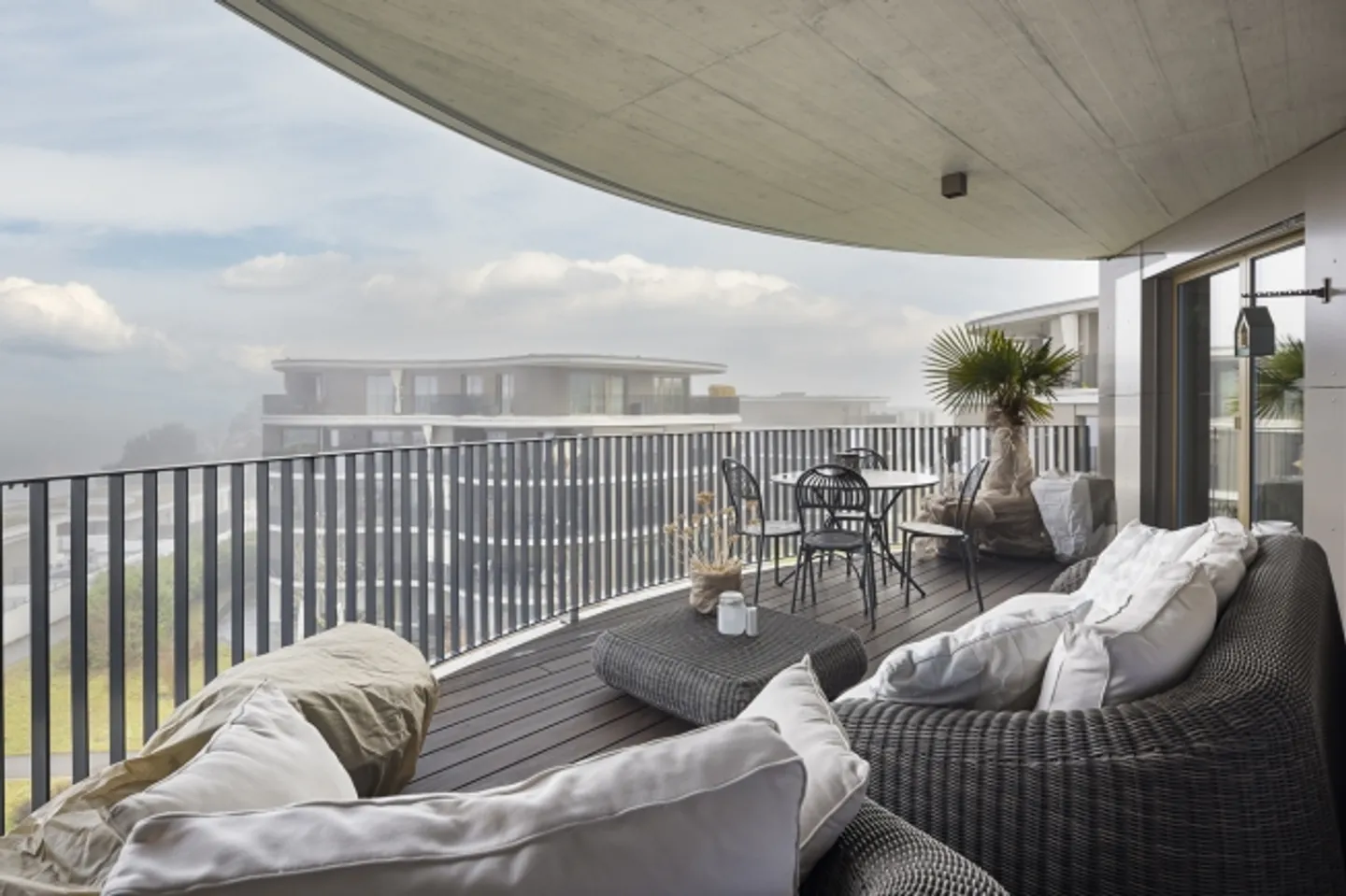 Maison de rêve avec deux terrasses et vue imprenable sur le lac - Photo 4 sur 14