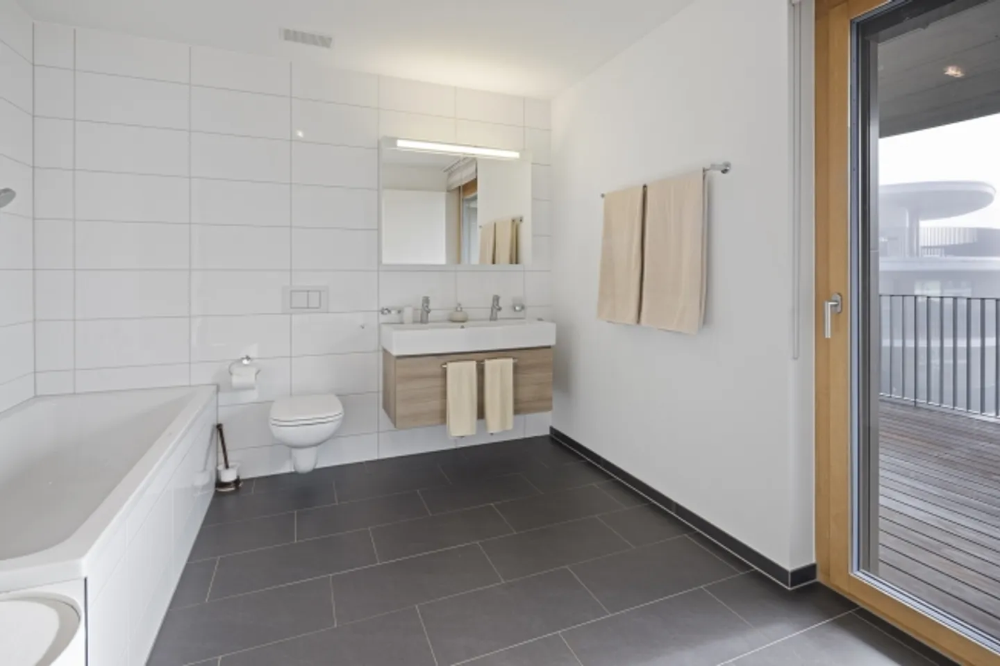 Maison de rêve avec deux terrasses et vue imprenable sur le lac - Photo 12 sur 14