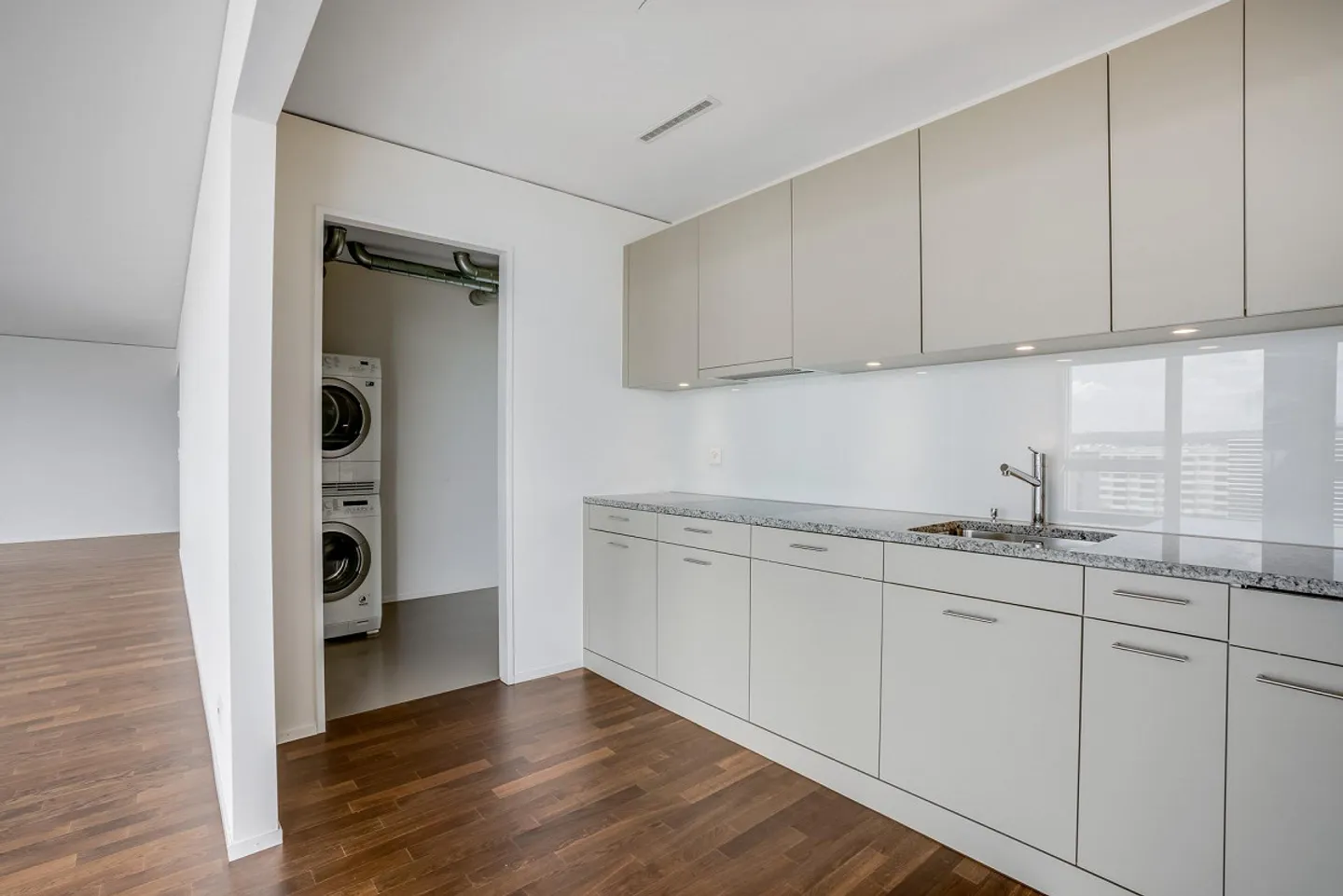 Ingenious apartment with very large terrace - Photo 5 of 7