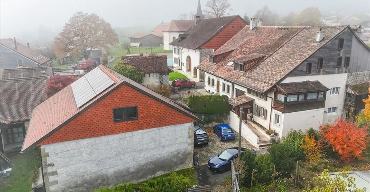 Maison Familiale Charmante avec Piscine - Photo 2 sur 12