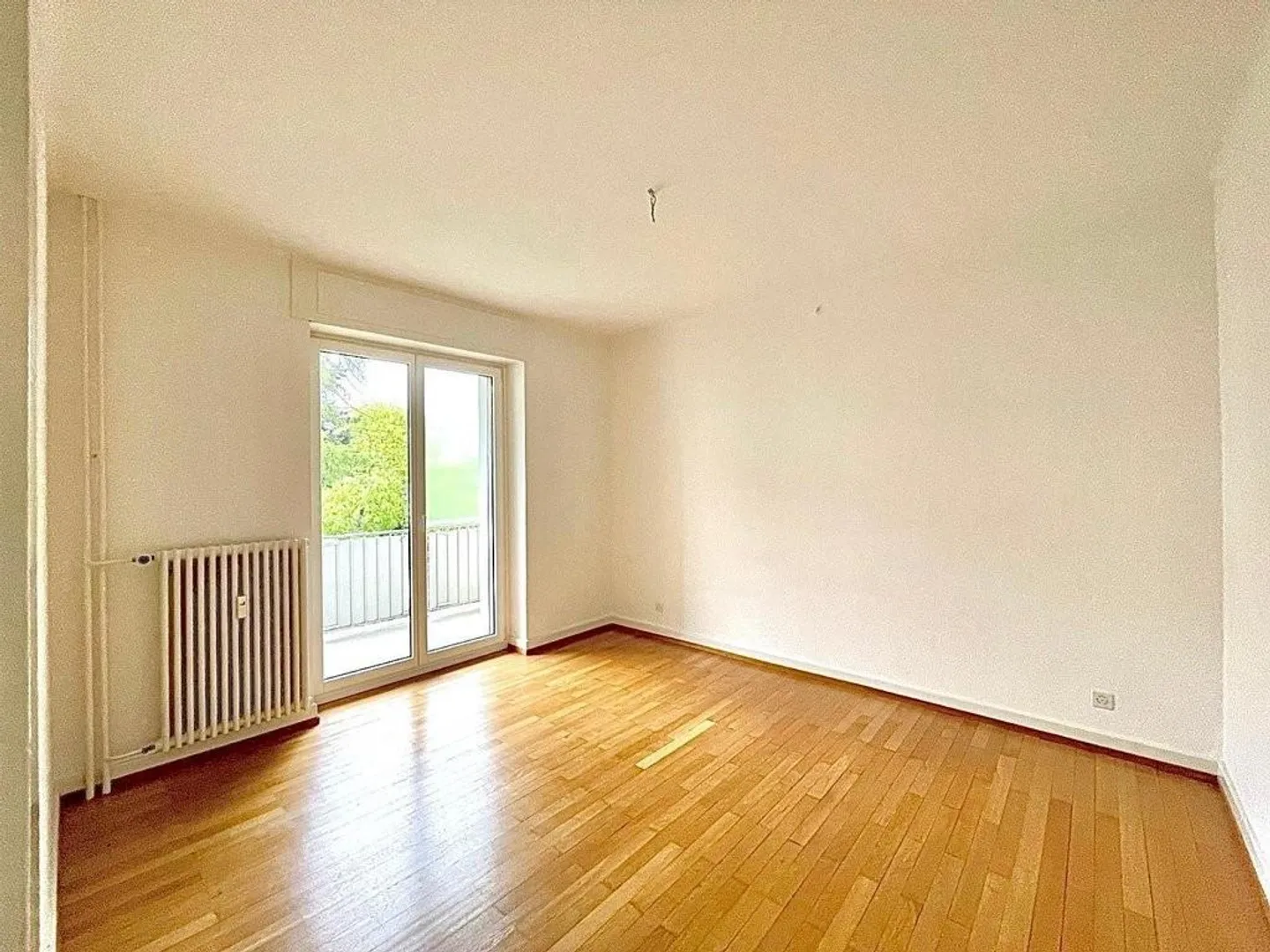 Appartement lumineux de 3 pièces avec balcon près du Morgartenring - Photo 1 sur 6