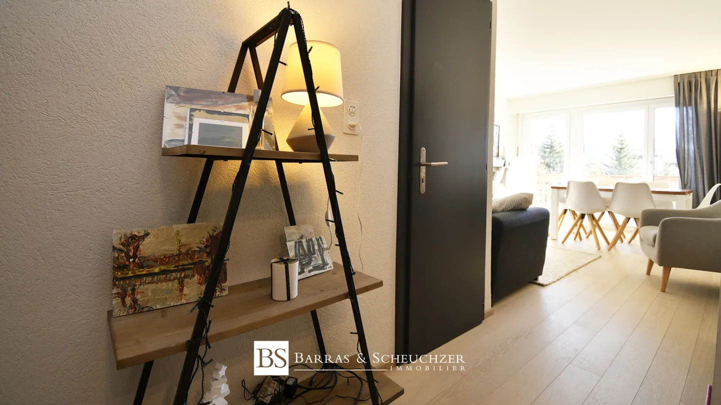 Charming 3.5-room apartment renovated in the center with a view - Photo 5 of 13