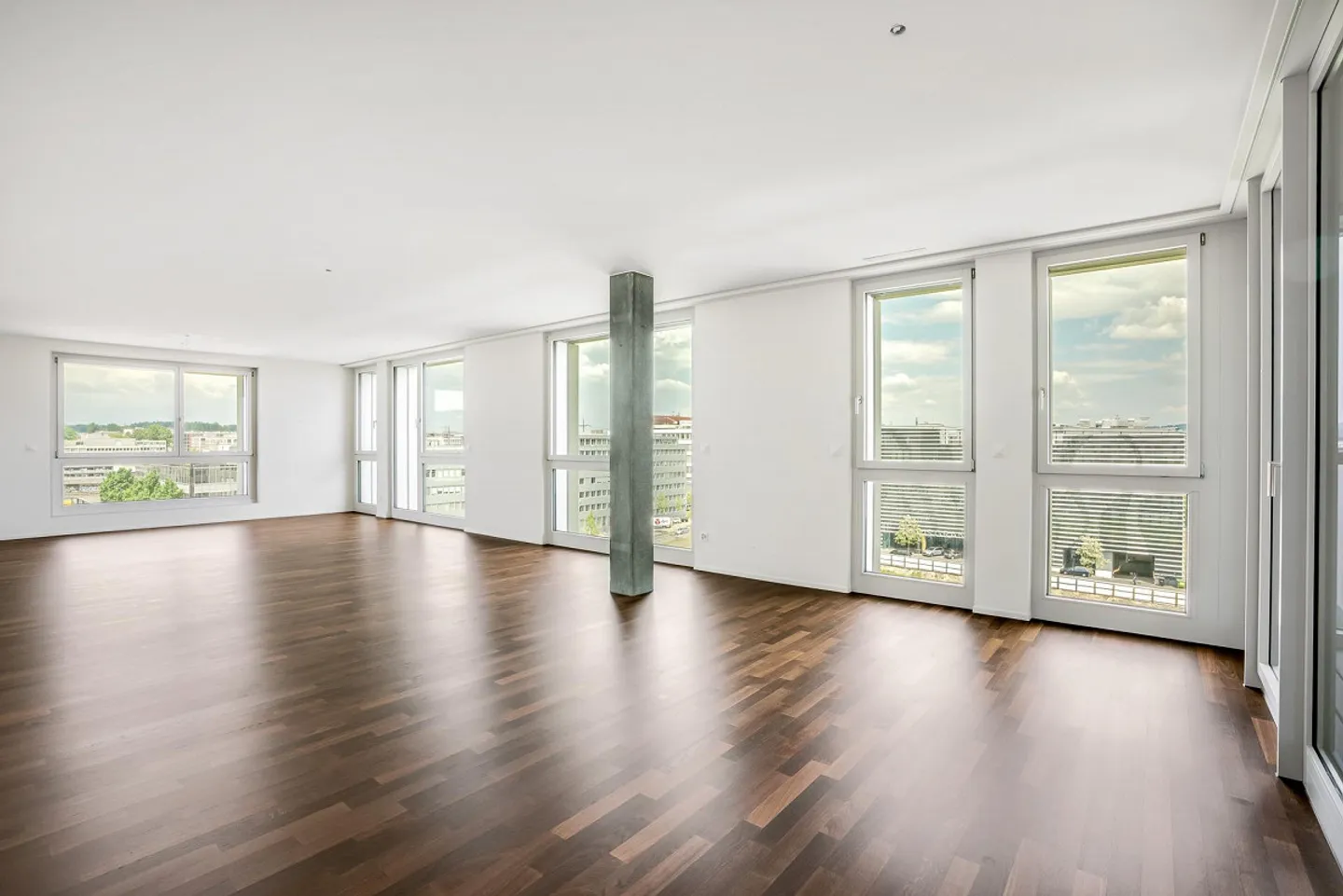 Ingenious apartment with very large terrace - Photo 4 of 7