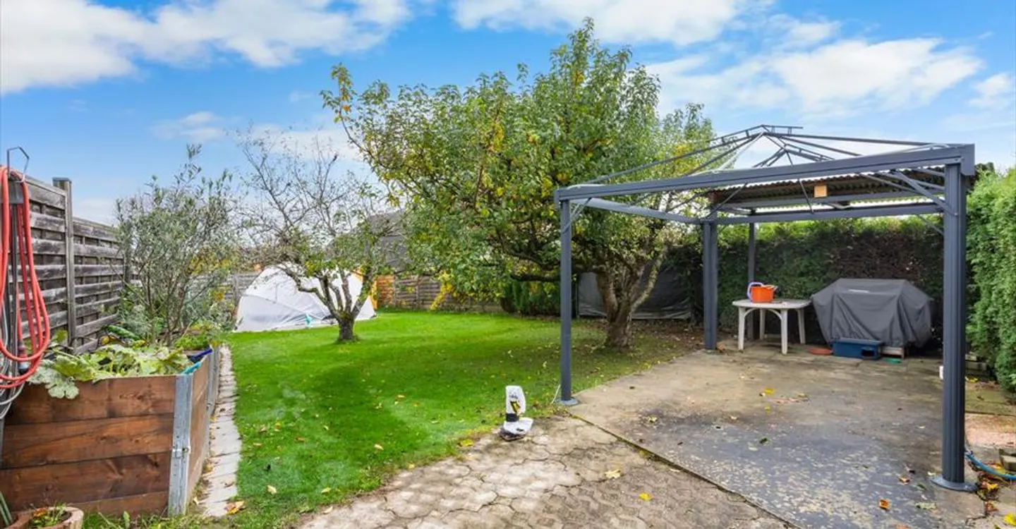 Maison Familiale Charmante avec Piscine - Photo 6 sur 12