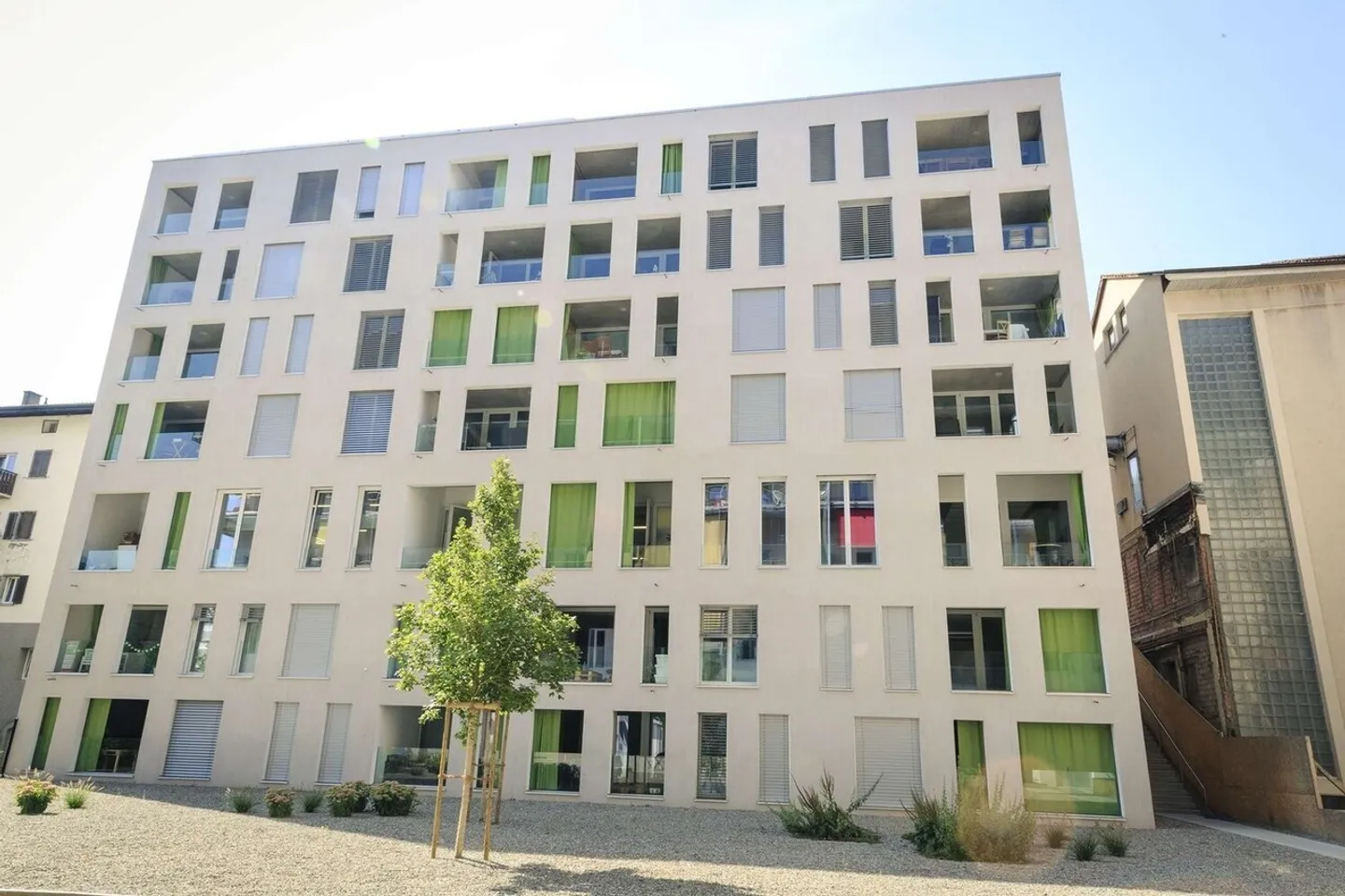 3.5 room apartment on the 1st floor of approx. 88.10m2 with balcony. - Photo 4 of 11