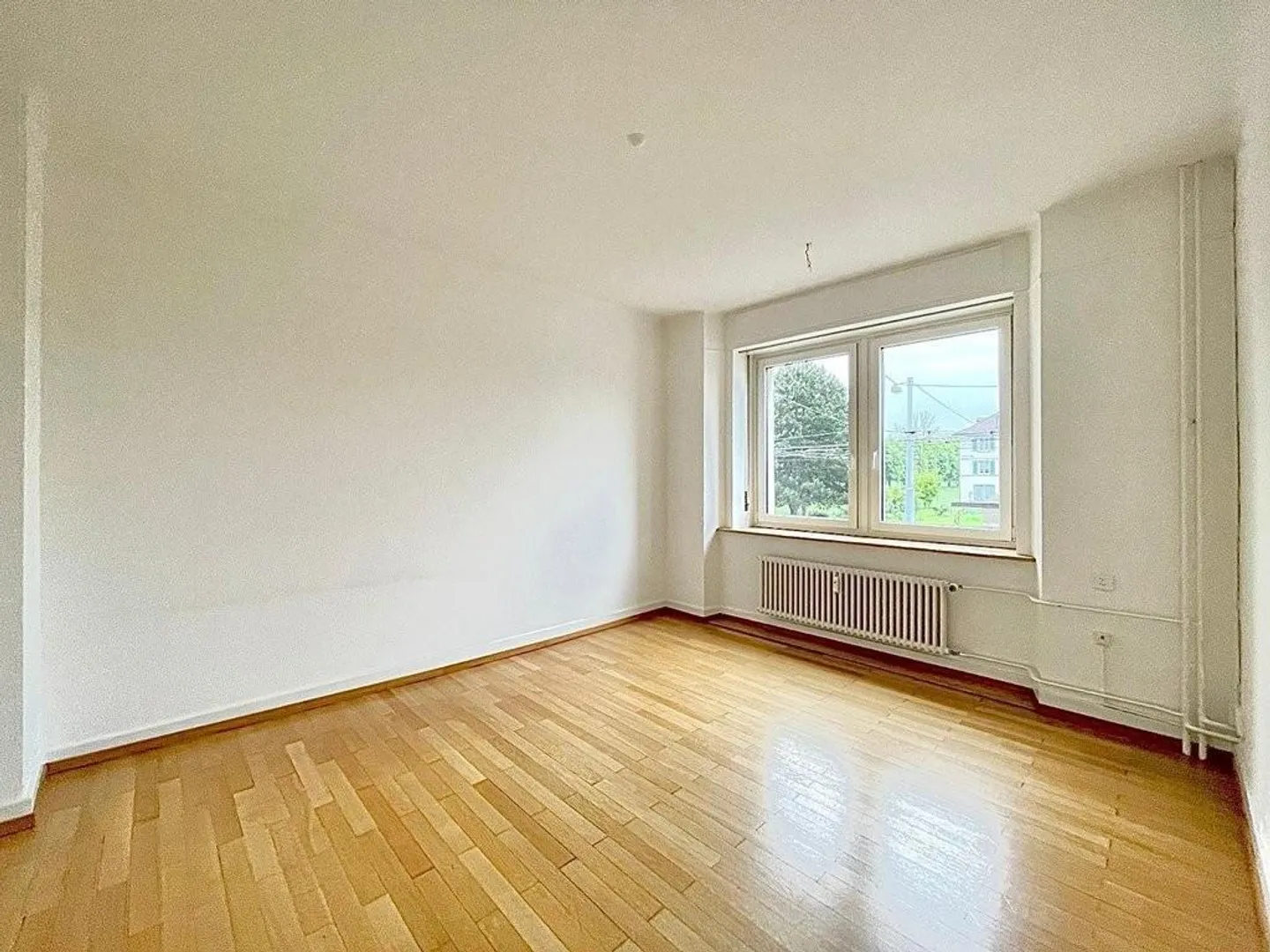 Appartement lumineux de 3 pièces avec balcon près du Morgartenring - Photo 4 sur 6