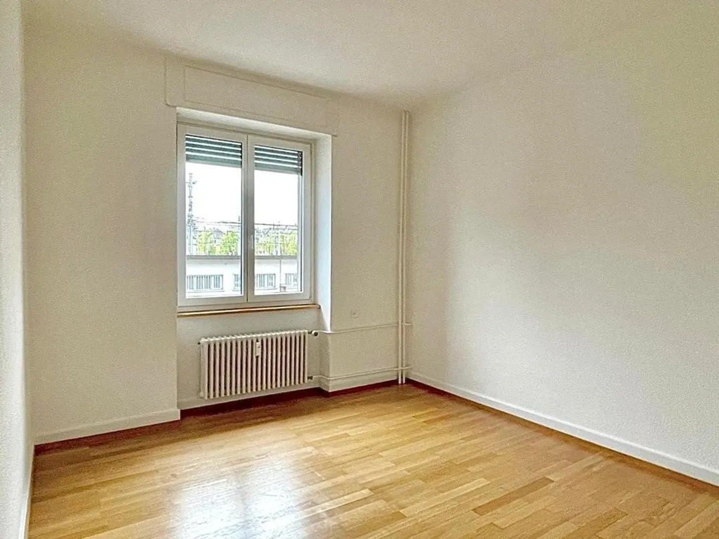 Appartement lumineux de 3 pièces avec balcon près du Morgartenring - Photo 5 sur 6