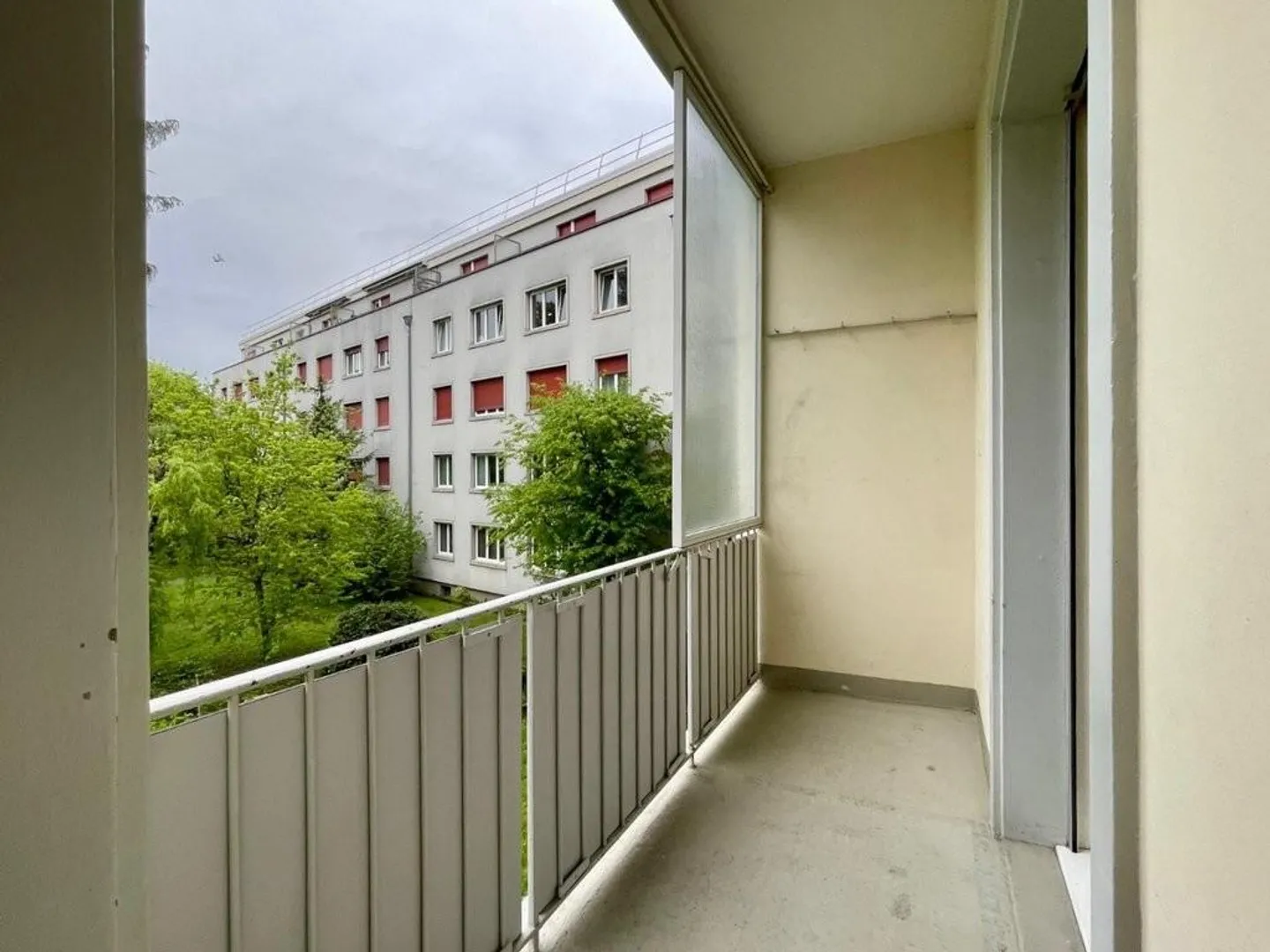 Appartement lumineux de 3 pièces avec balcon près du Morgartenring - Photo 6 sur 6