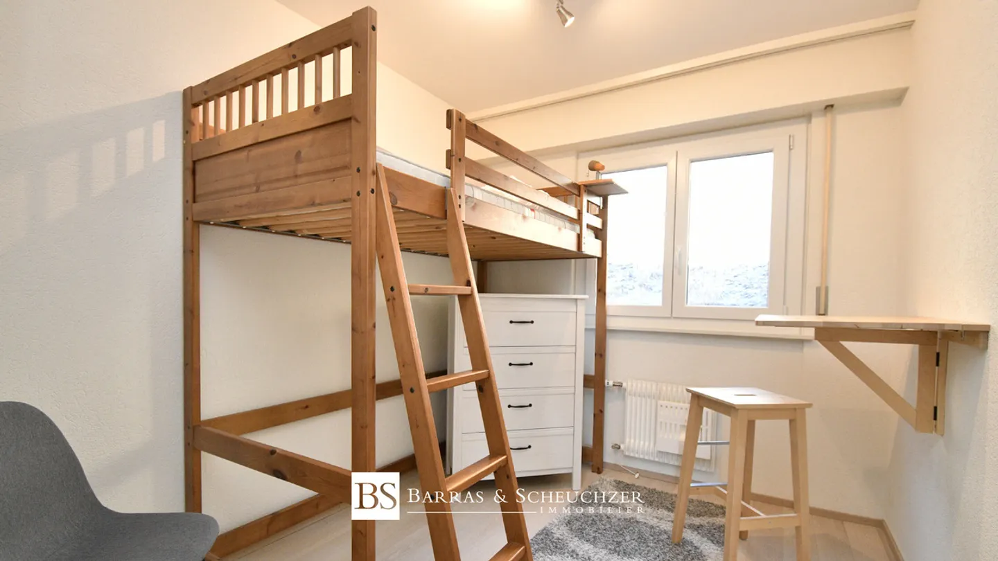 Charming 3.5-room apartment renovated in the center with a view - Photo 9 of 13