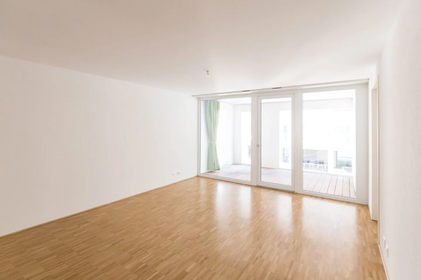 3.5 room apartment on the 1st floor of approx. 88.10m2 with balcony. - Photo 8 of 11