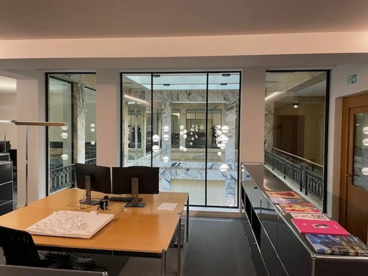 Prestigious office of 430m² in the heart of Lausanne. - Photo 6 of 10