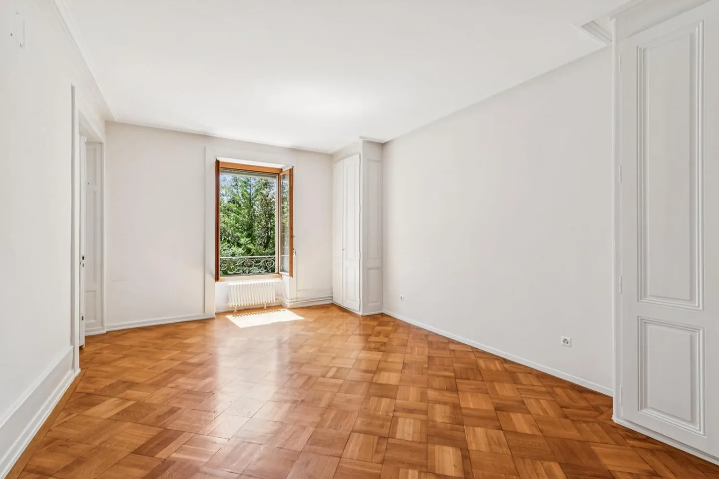 Appartamento con carattere al 1° piano di una villa - Foto 2 di 7