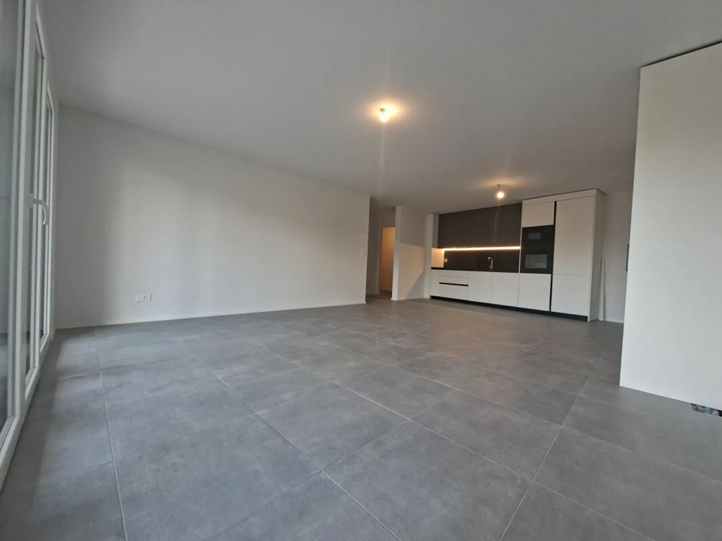 Modernes 3.5-Zimmer Appartement - Foto 2 von 12