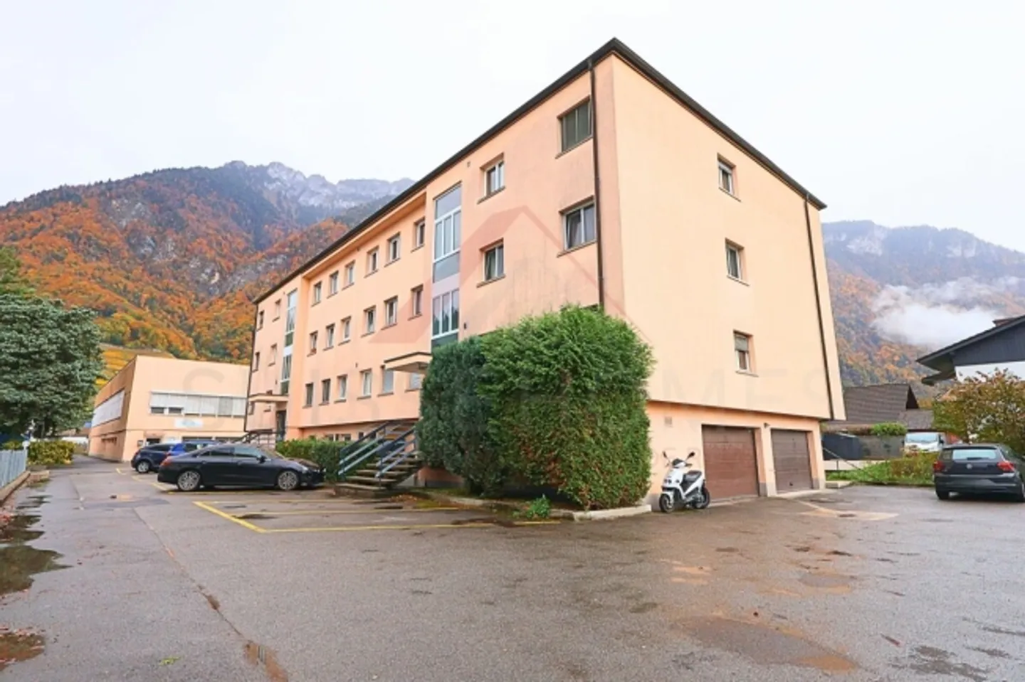 Between lake and mountains - superb 4.5 room renovated apartment in Villeneuve, bathed in sunlight - Photo 1 of 18