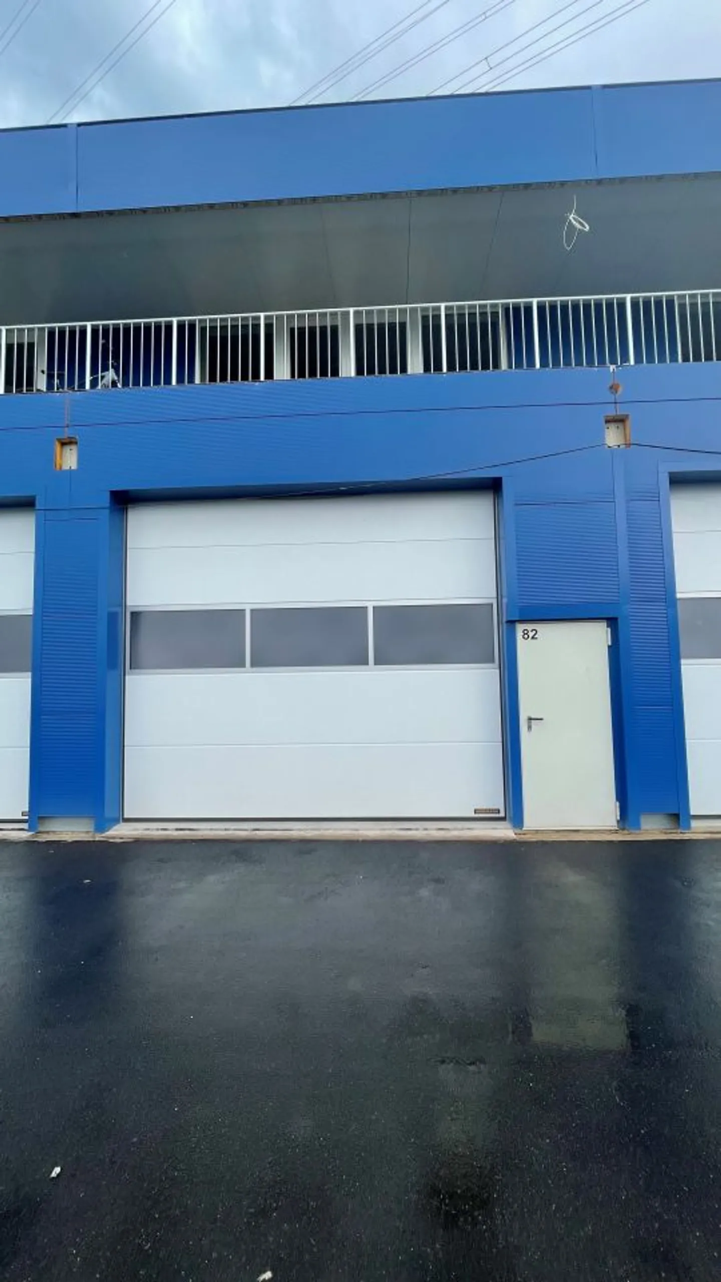 Große neue Handwerks- und Industriehallen - Foto 1 von 2