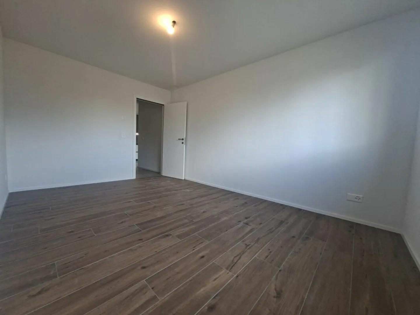 Modernes 3.5-Zimmer Appartement - Foto 6 von 12
