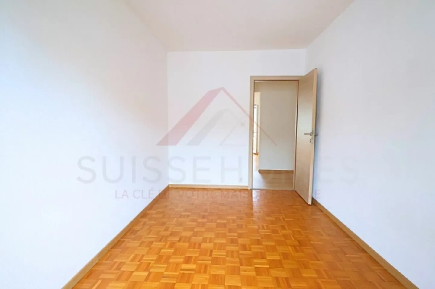 Between lake and mountains - superb 4.5 room renovated apartment in Villeneuve, bathed in sunlight - Photo 13 of 18