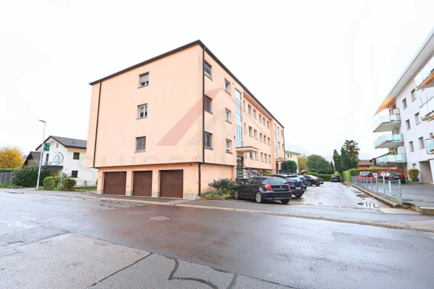 Between lake and mountains - superb 4.5 room renovated apartment in Villeneuve, bathed in sunlight - Photo 17 of 18
