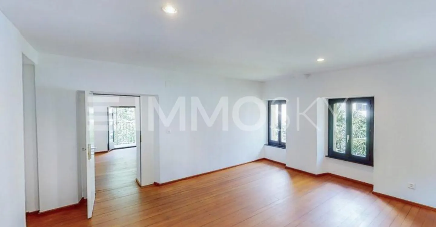 Spacious areas and a unique atmosphere – also yielding - Photo 2 of 5
