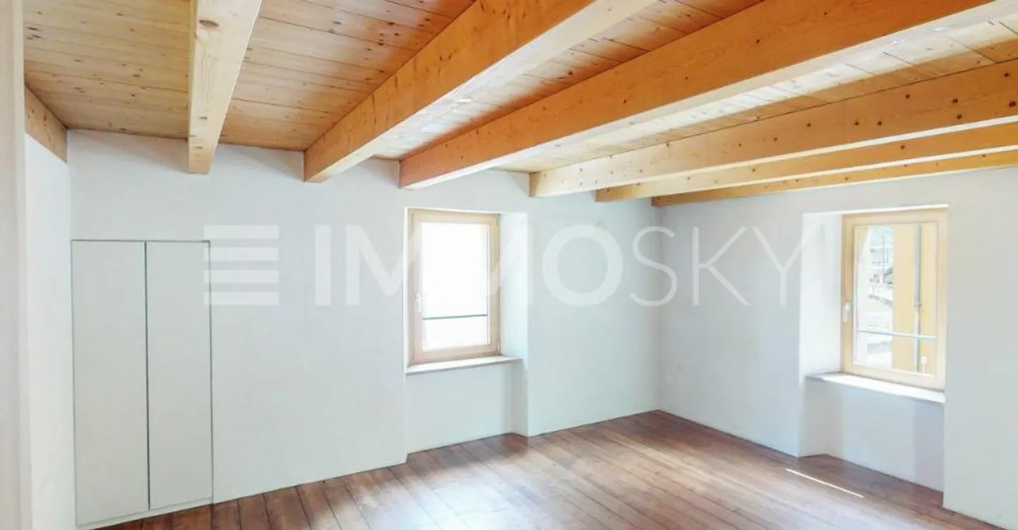 Spacious areas and a unique atmosphere – also yielding - Photo 4 of 5
