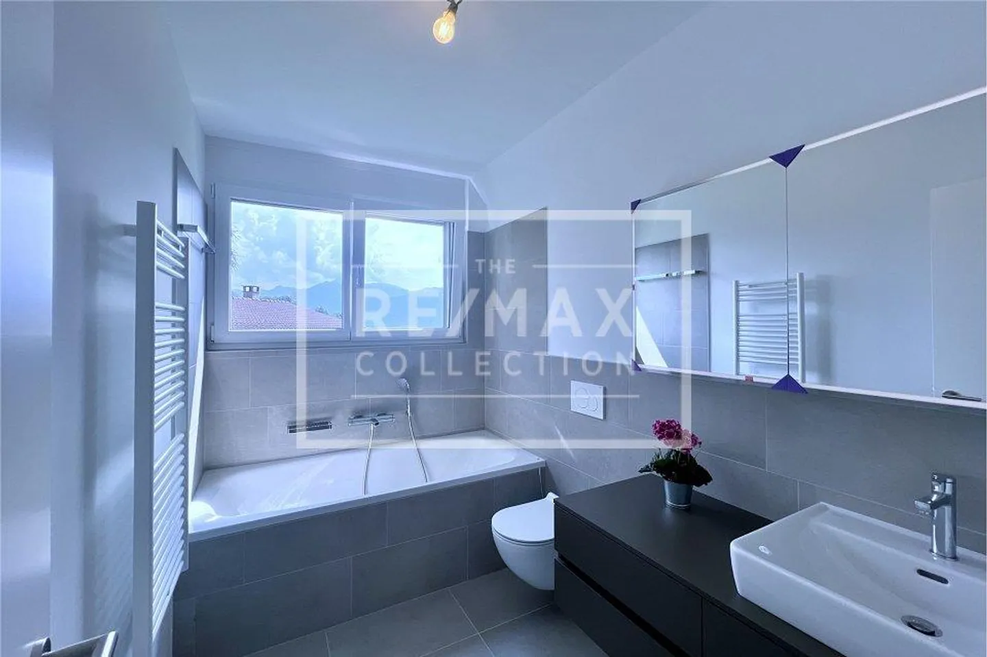 App. 4.5 rooms and 2 parking spaces included. - Photo 10 of 13