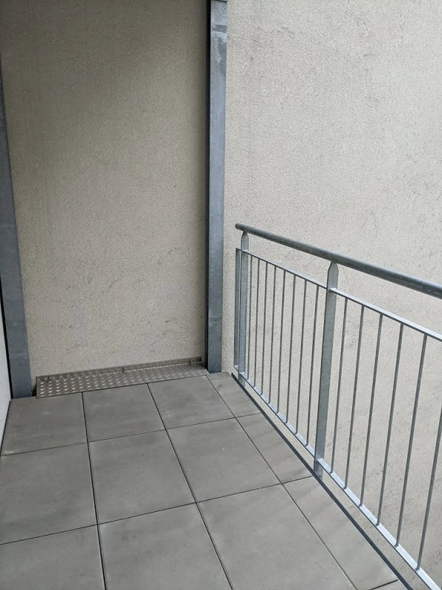 Modernes Apartment mit Balkon - Foto 7 von 9