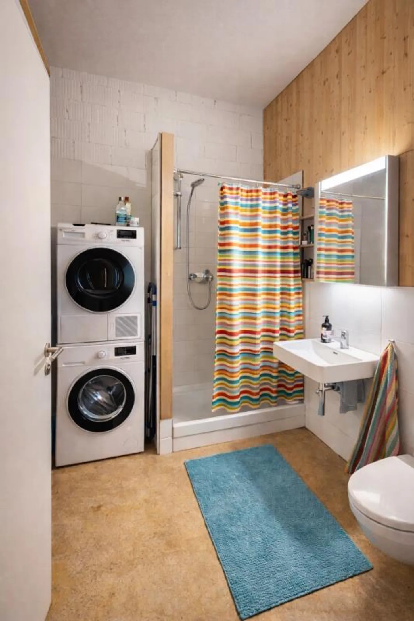 Urban Loft with Plenty of Space and Character in Burgdorf - Photo 3 of 4