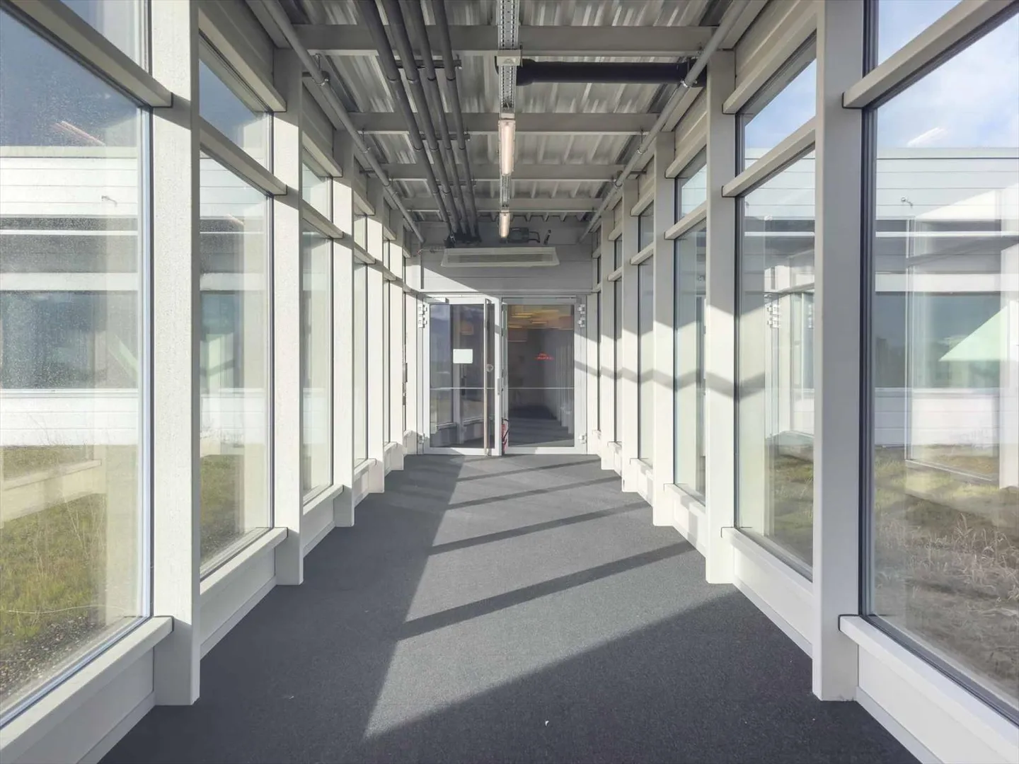 Laboratorio / Ufficio / Laboratorio – 1.295 m² – Ultimo piano dell'edificio IKEA - Foto 4 di 10