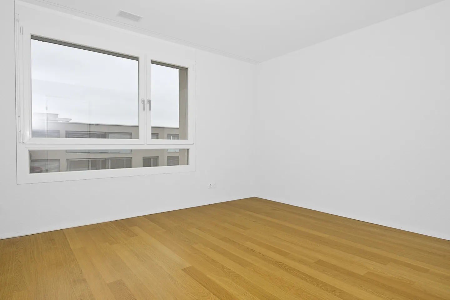 Modern 3.5-Room Apartment - Photo 5 of 7