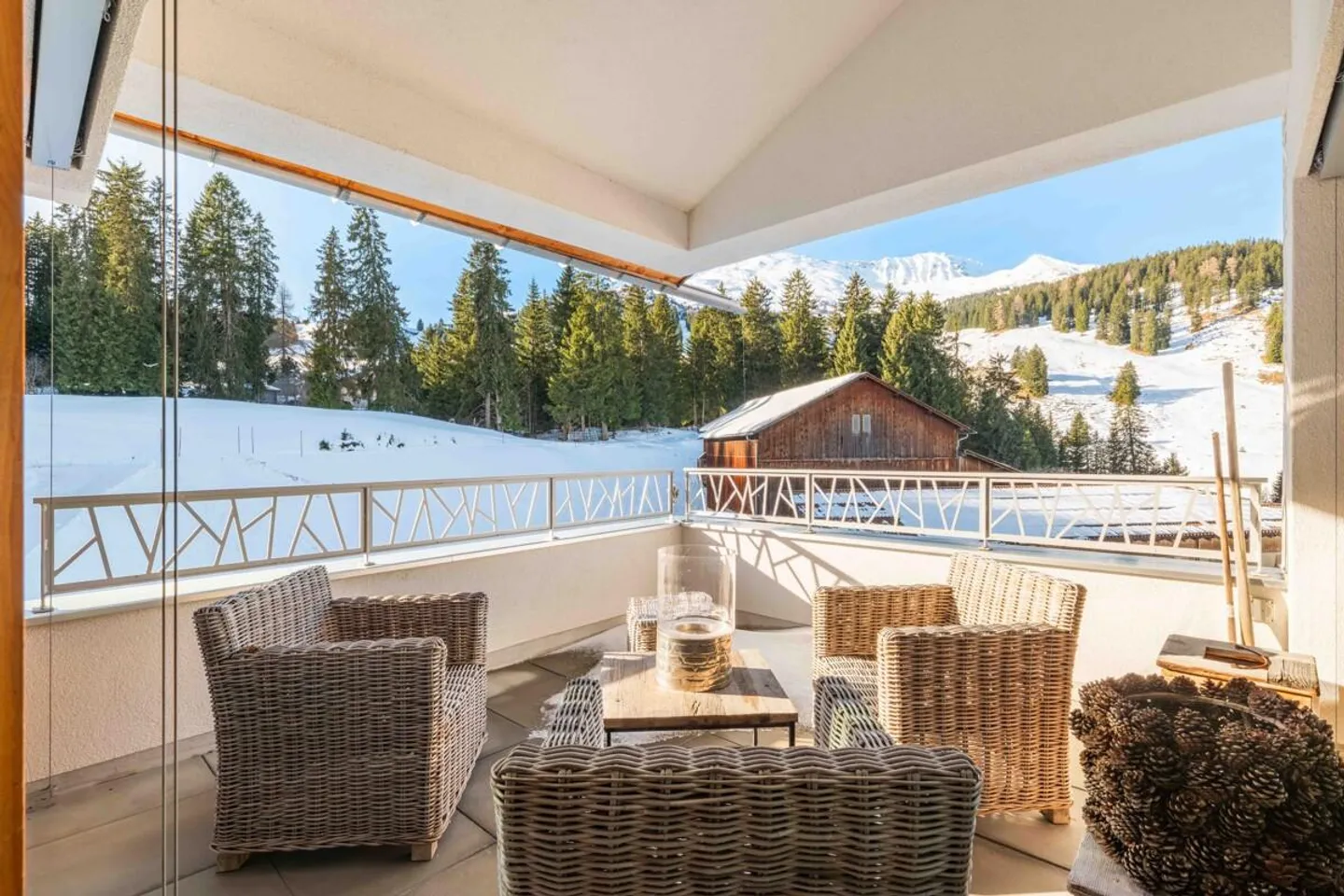 Skiing right at your doorstep: modern holiday apartment in Parpan - Photo 1 of 6