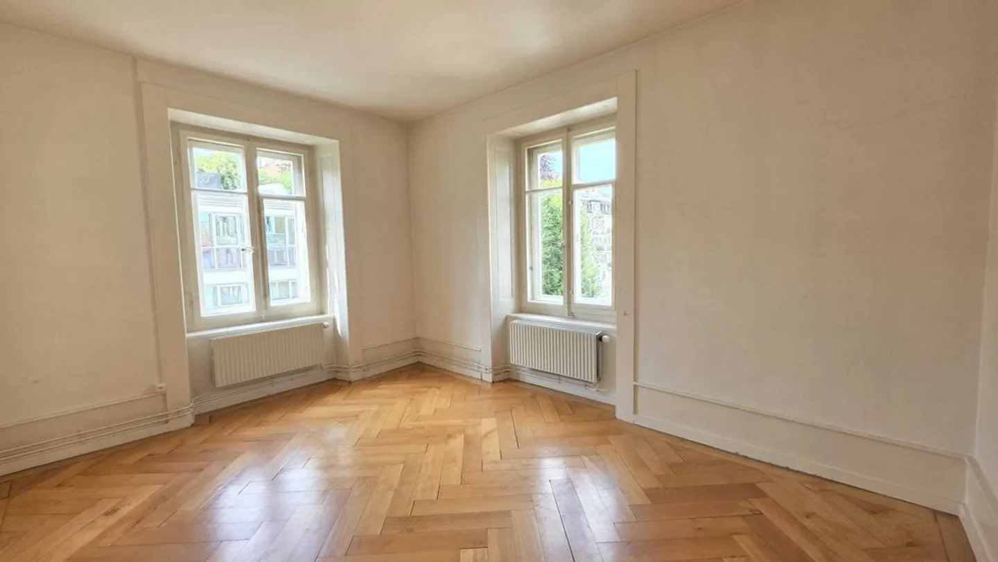 3-Zimmer-Wohnung mit Balkon in der Nähe von Einkaufsmöglichkeiten - Foto 1 von 11
