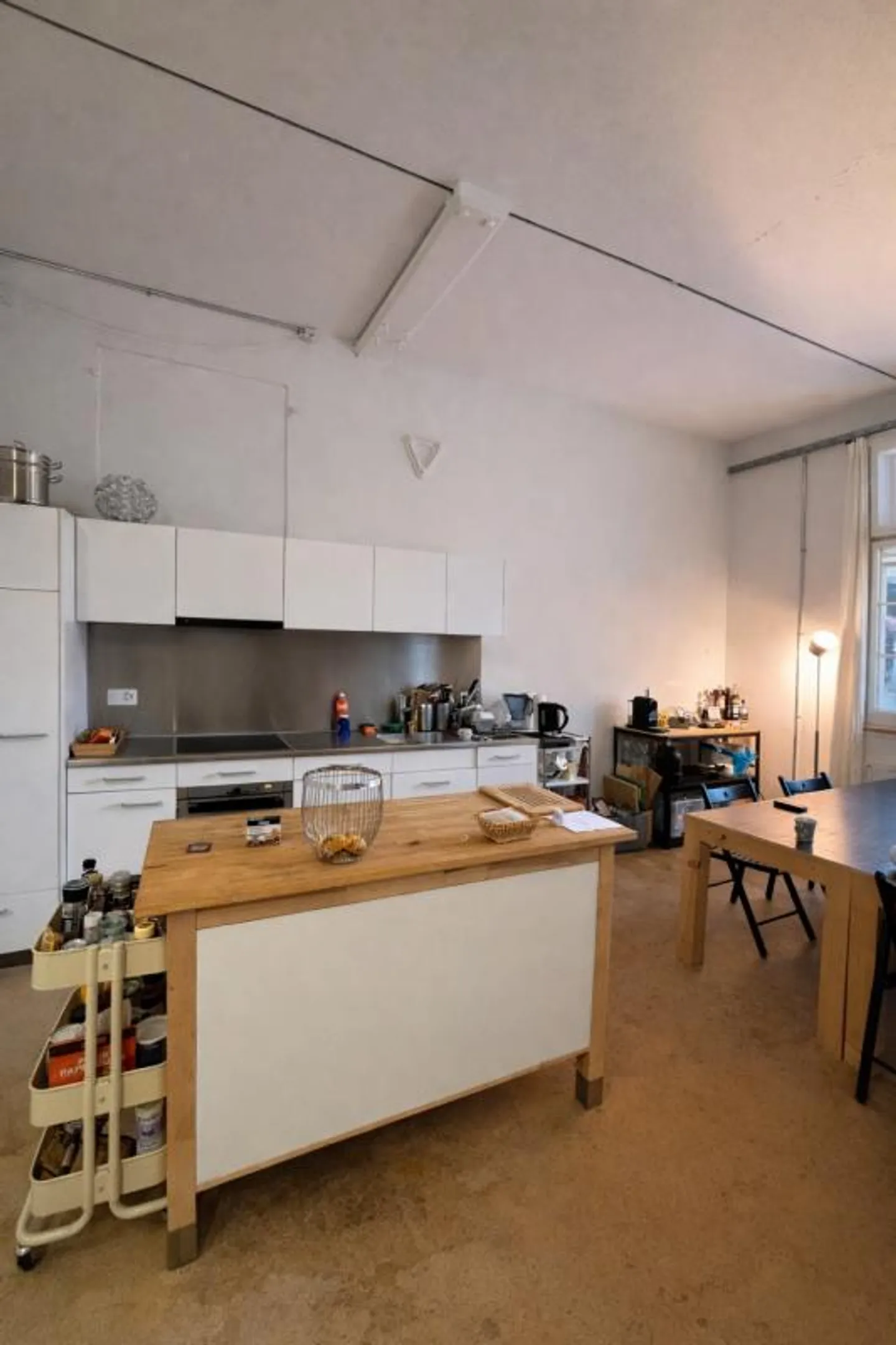 Urban Loft with Plenty of Space and Character in Burgdorf - Photo 4 of 4