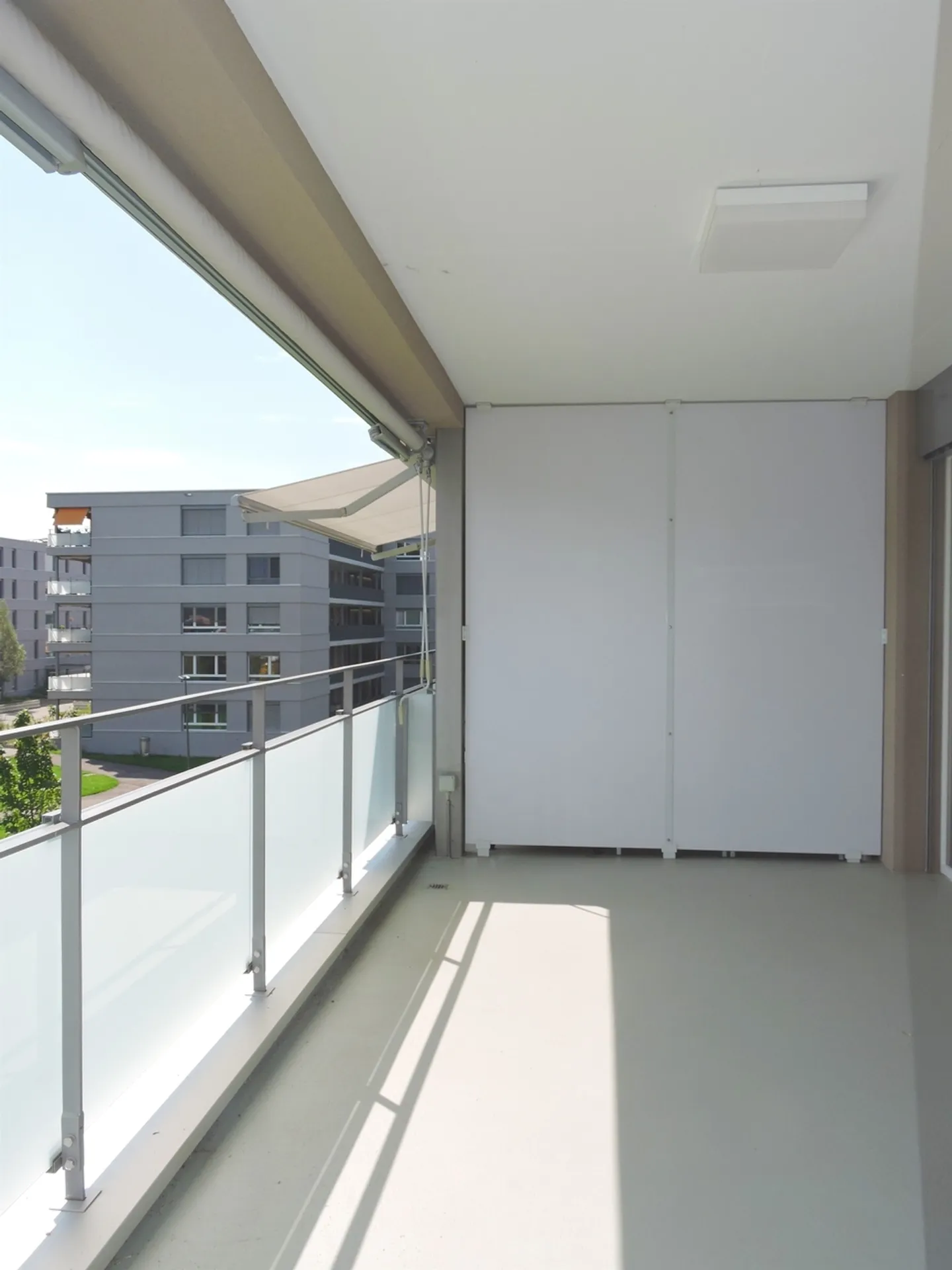 Modern 3.5-Room Apartment - Photo 4 of 7