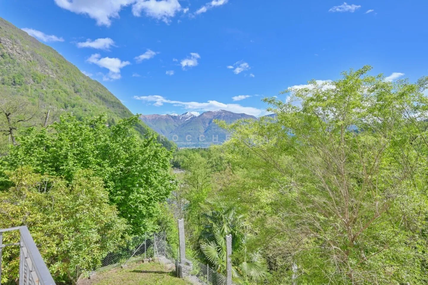 Casa bifamiliare e Dépendance immersi nel verde con vista sul fiume - Foto 5 di 8