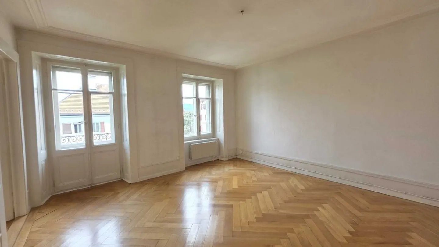 3-Zimmer-Wohnung mit Balkon in der Nähe von Einkaufsmöglichkeiten - Foto 3 von 11