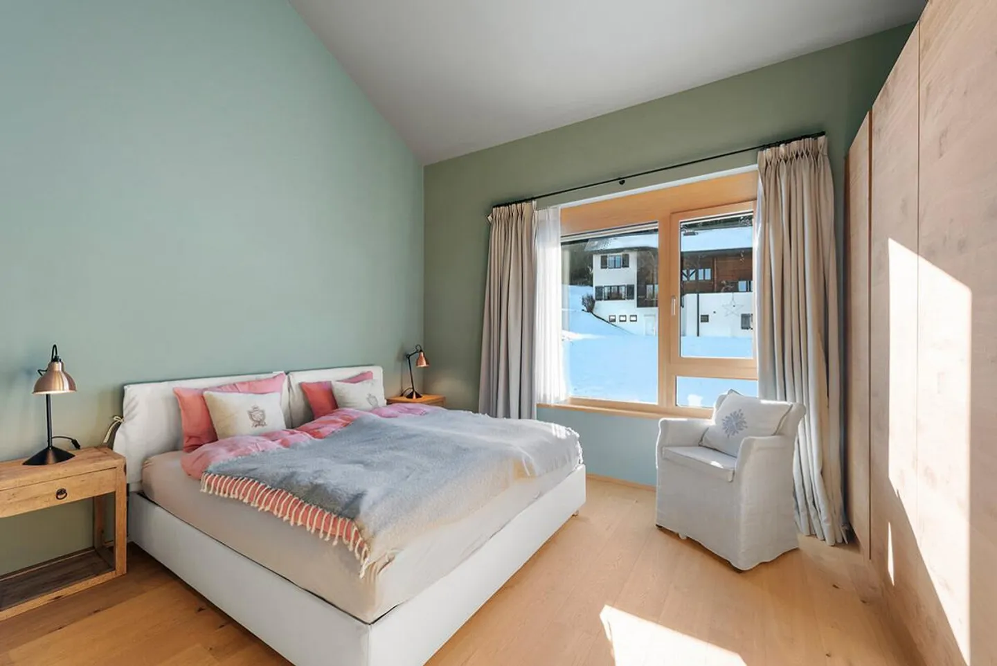 Skiing right at your doorstep: modern holiday apartment in Parpan - Photo 4 of 6