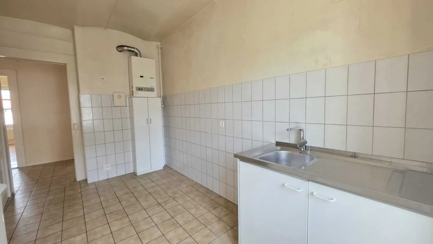 3-Zimmer-Wohnung mit Balkon in der Nähe von Einkaufsmöglichkeiten - Foto 5 von 11