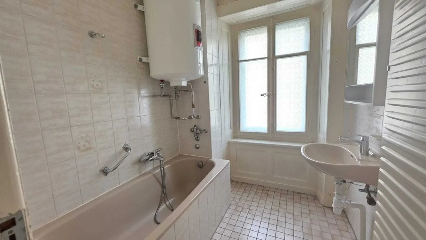 3-Zimmer-Wohnung mit Balkon in der Nähe von Einkaufsmöglichkeiten - Foto 8 von 11