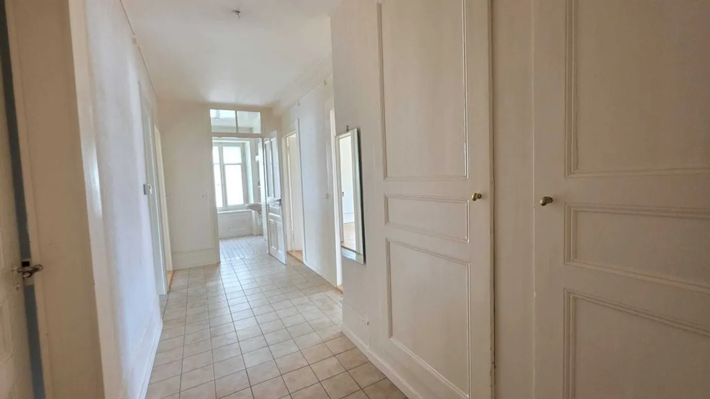 3-Zimmer-Wohnung mit Balkon in der Nähe von Einkaufsmöglichkeiten - Foto 10 von 11