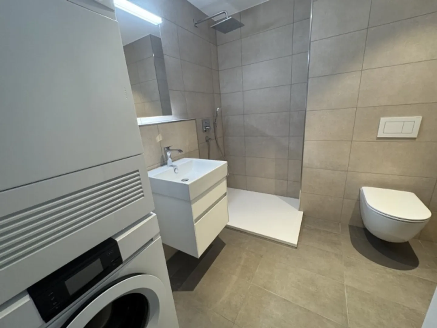 Unique 3.5-room apartment with balcony - Photo 8 of 8