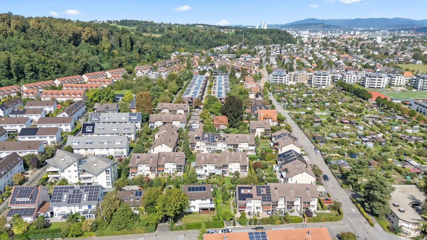 6-Zimmer Einfamilienhaus in unmittelbarer nähe zur ISB sucht Familie - Foto 4 von 18
